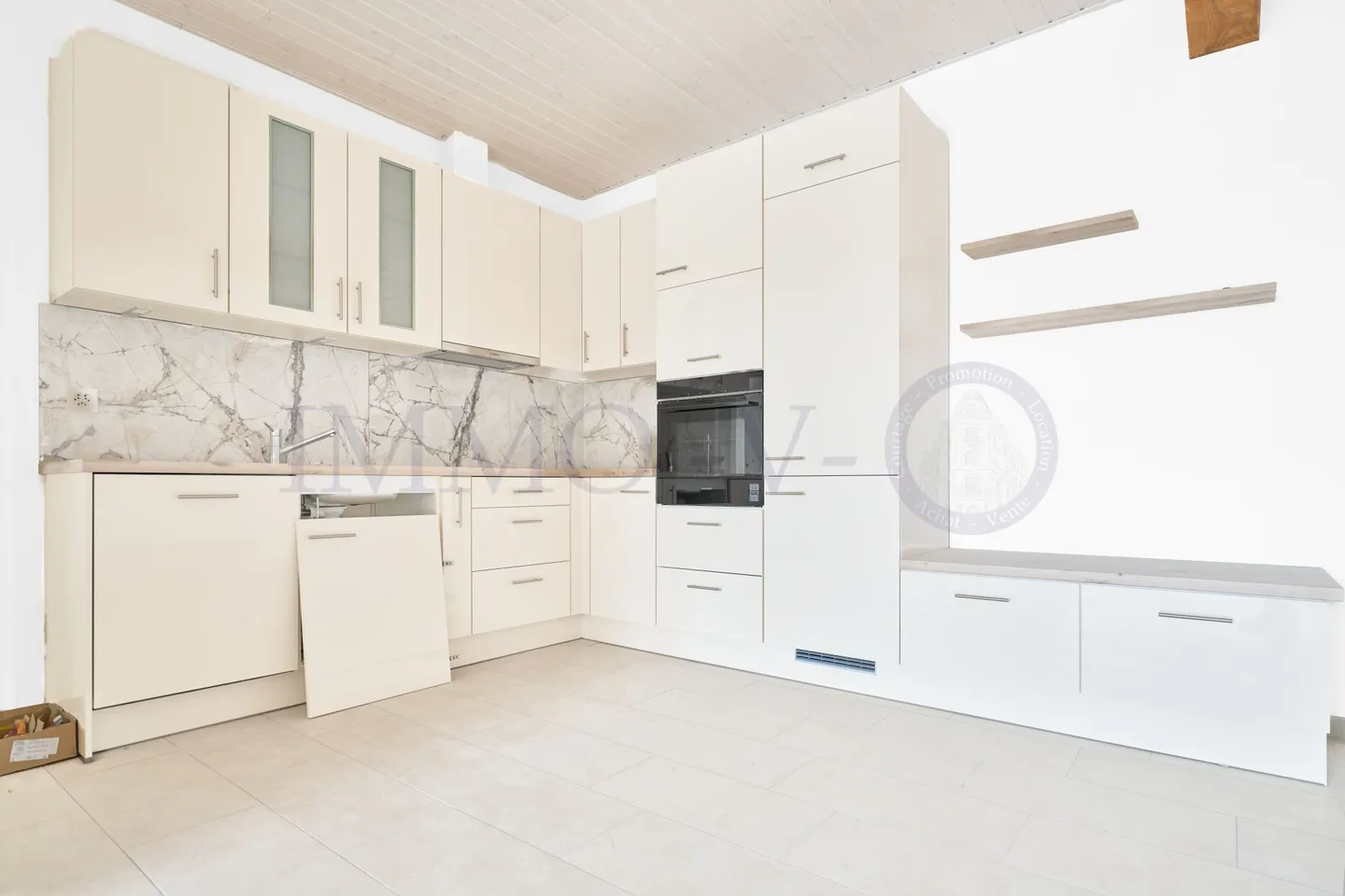 Appartement Attique Spacieux - Photo 3 sur 7