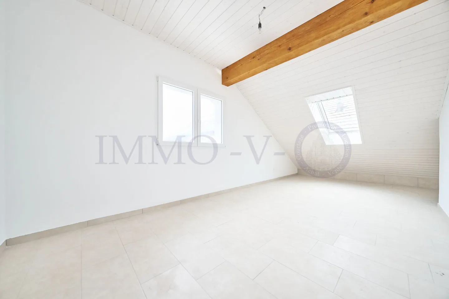 Appartement Attique Spacieux - Photo 5 sur 7