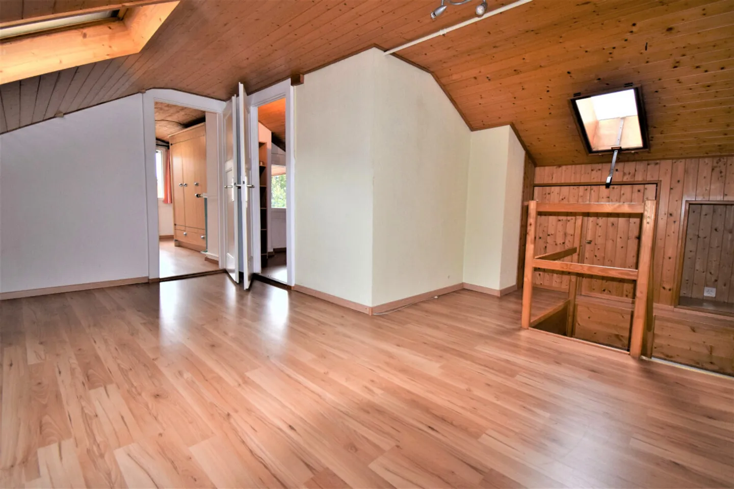 5.5-room house in the center of the village, reserved independent local entrance! - Photo 10 of 13