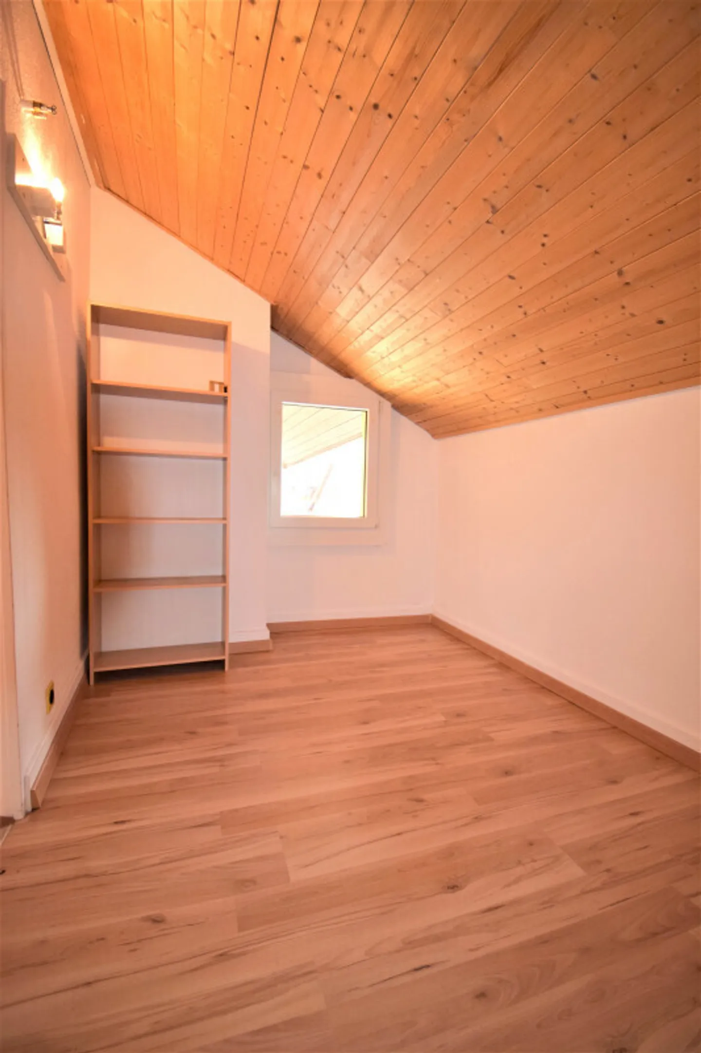 5.5-room house in the center of the village, reserved independent local entrance! - Photo 12 of 13