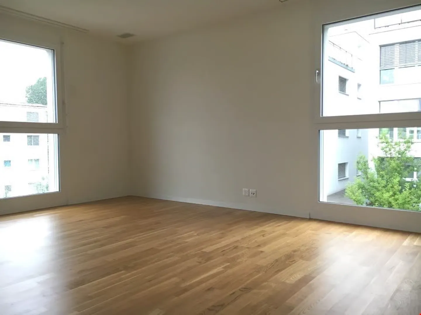 Ampio e luminoso appartamento di 3,5 locali in una zona residenziale tranquilla - Foto 6 di 9
