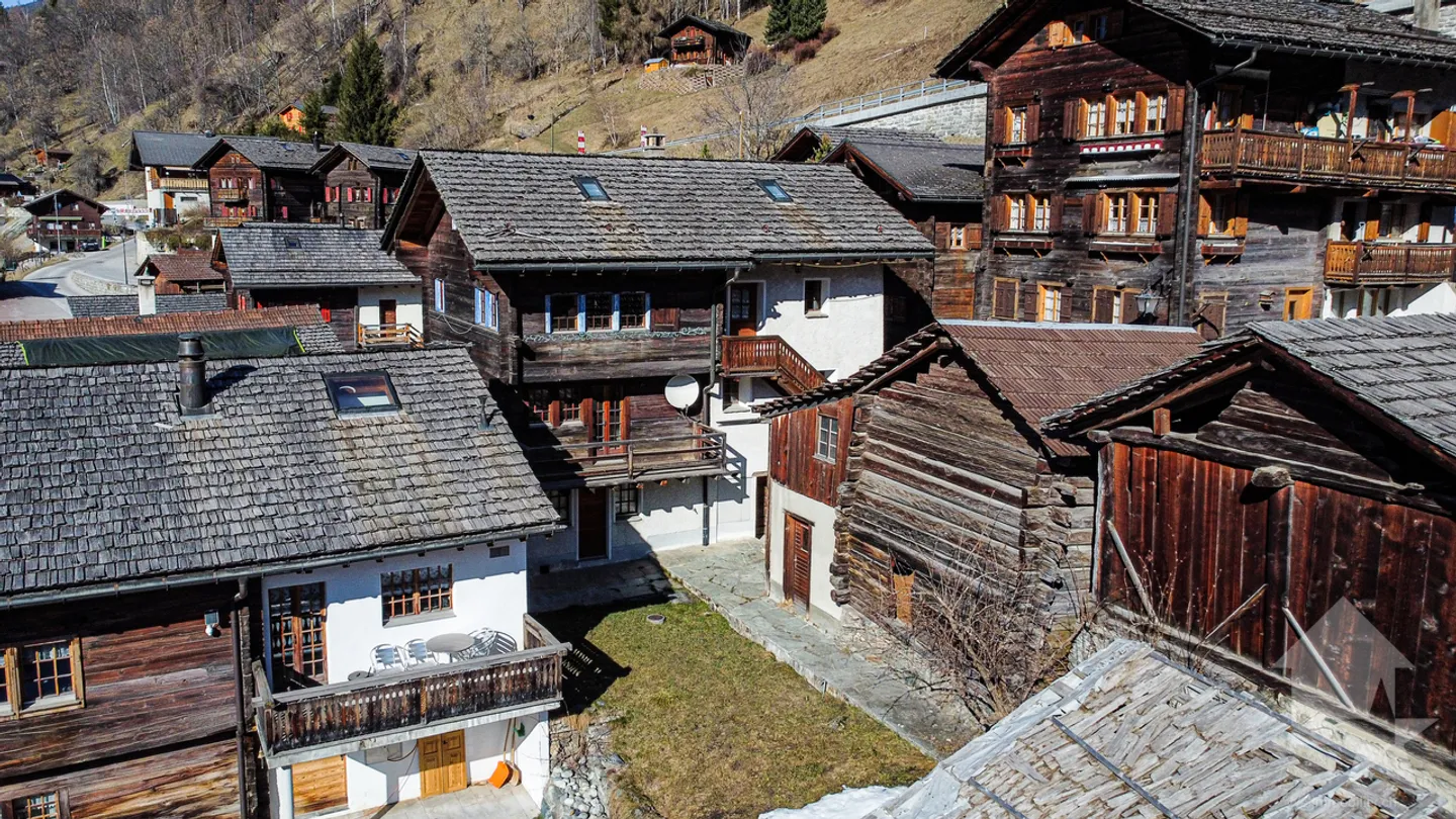 Chalet affascinante con due appartamenti duplex indipendenti - Foto 1 di 31