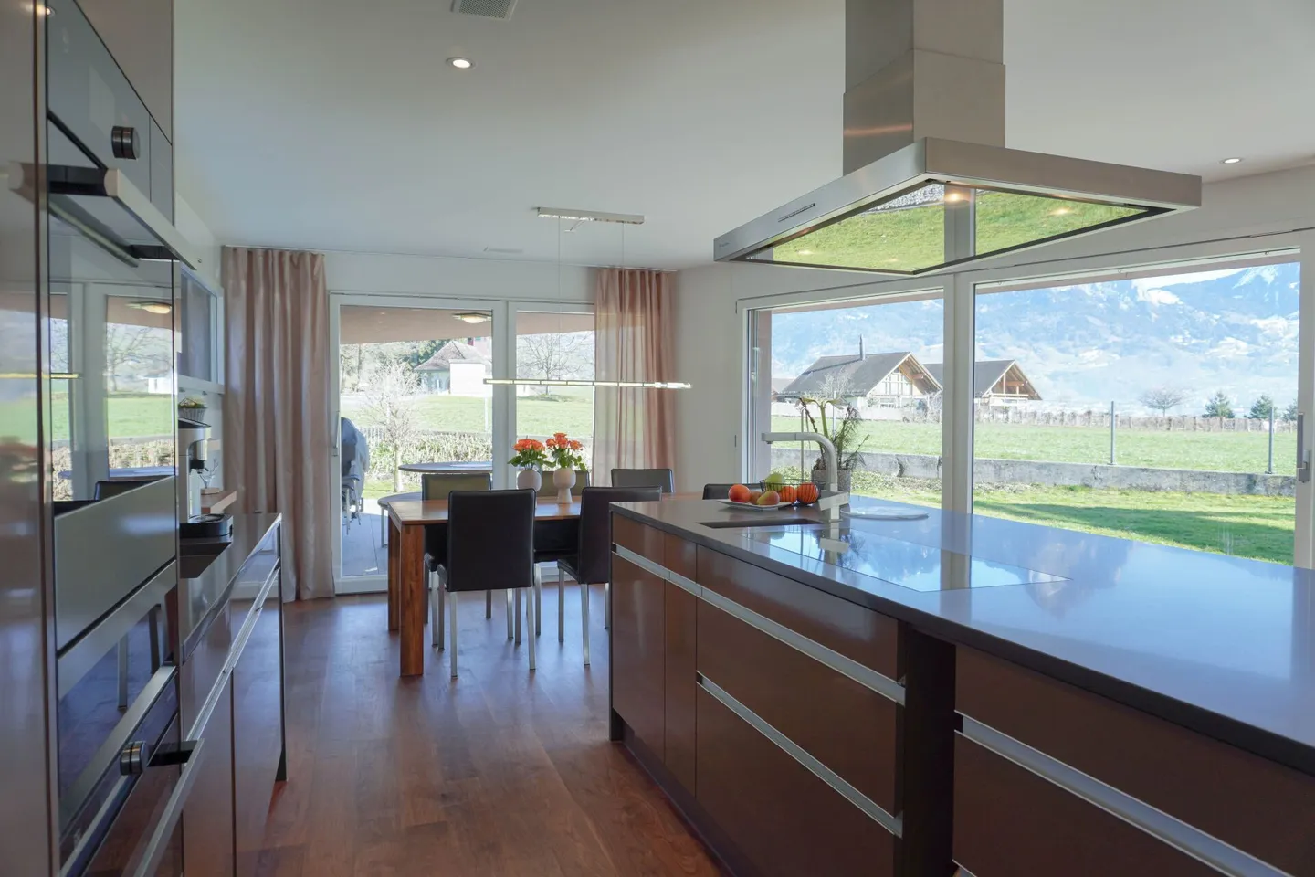 Modern 8½ Room Single-Family Home with Mountain View - Photo 4 of 21