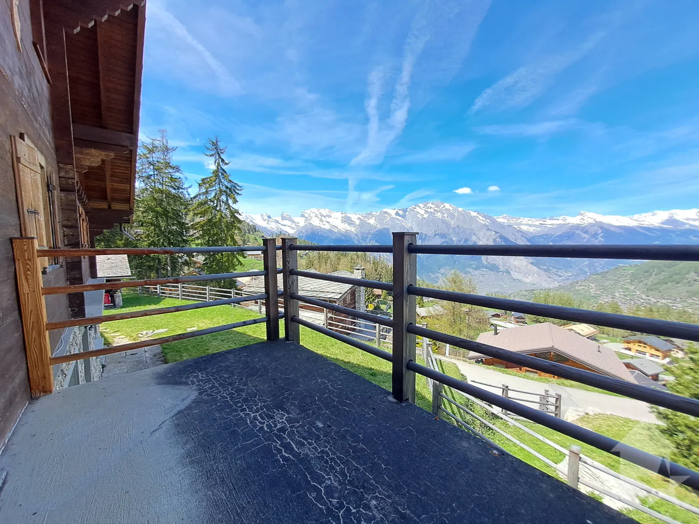 „Großes Chalet mit drei Wohnungen im Zentrum von Tzoumaz“ - Foto 7 von 18