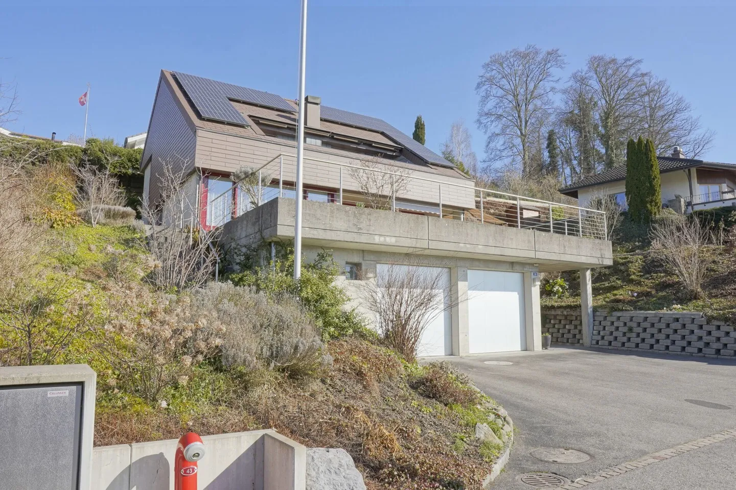 Spacious Single-Family Home with Sunny Views - Photo 4 of 27