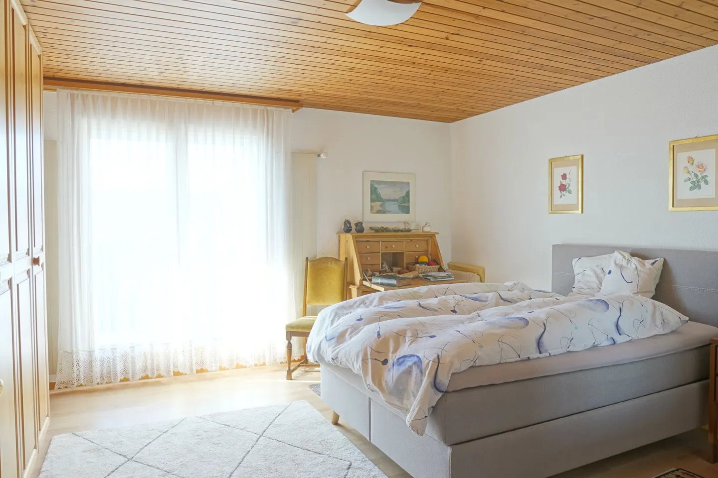 Spacious Single-Family Home with Sunny Views - Photo 11 of 27
