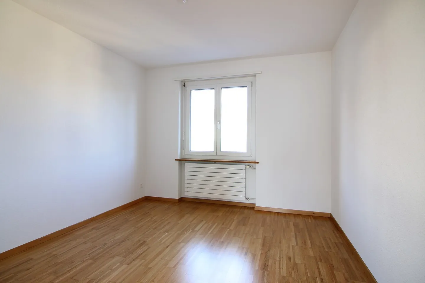 Appartement lumineux de 3 pièces avec balcon vitré - Photo 5 sur 8