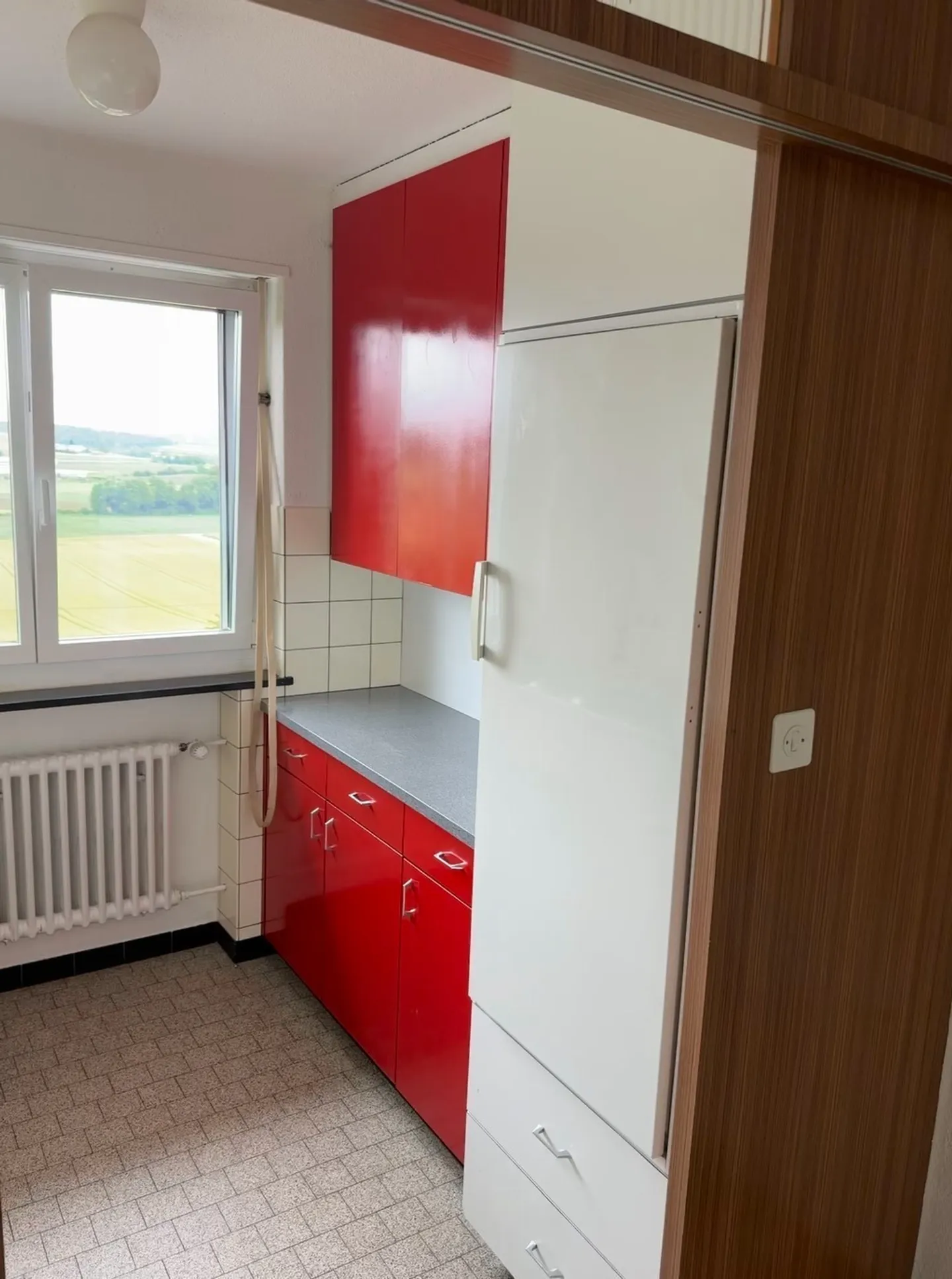 Appartement fraîchement rénové, lumineux et spacieux dans un quartier calme - Photo 6 sur 13