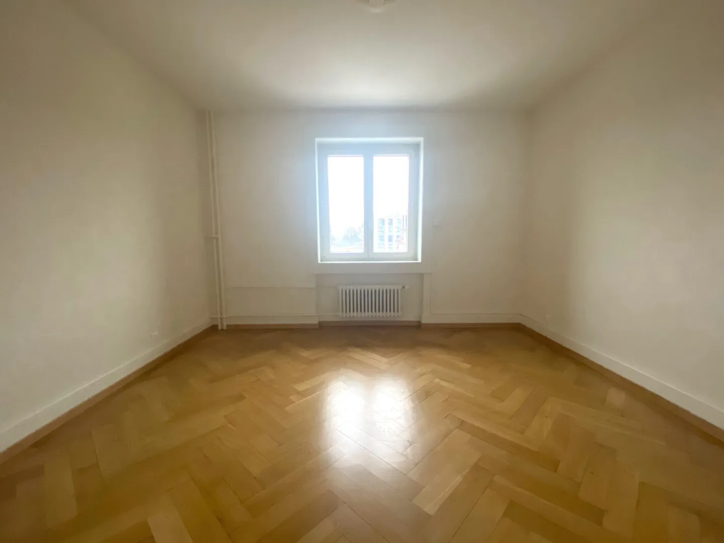 Appartement de 4 pièces avec balcon permettant de profiter d'une belle vue sur l - Photo 4 sur 7