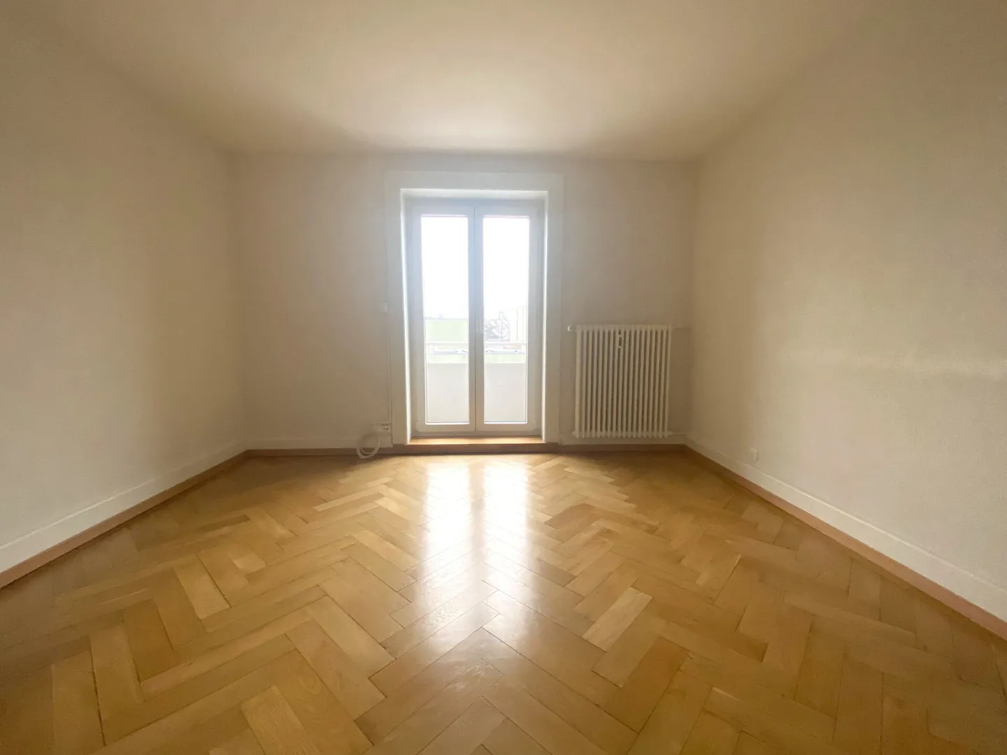 Appartement de 4 pièces avec balcon permettant de profiter d'une belle vue sur l - Photo 5 sur 7