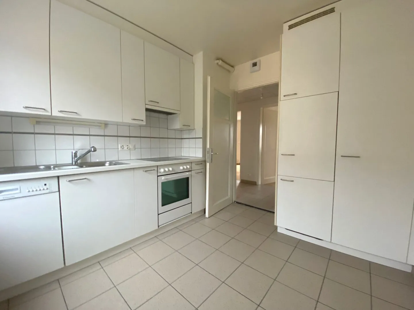 Appartement de 4 pièces avec balcon permettant de profiter d'une belle vue sur l - Photo 1 sur 7