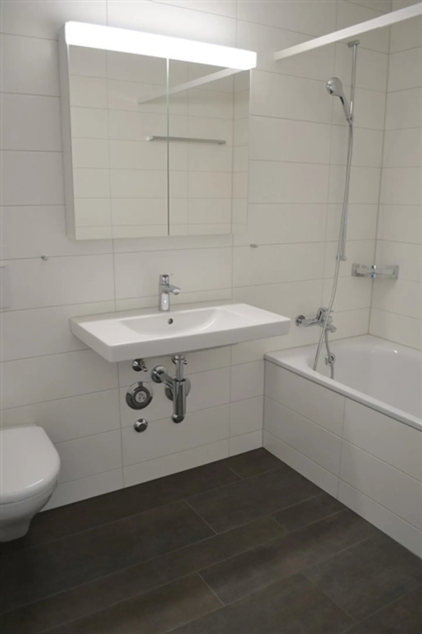 Appartement en attique 3.5 pièces avec deux terrasses sur l'île de Schüss de Bienne - Photo 4 sur 12