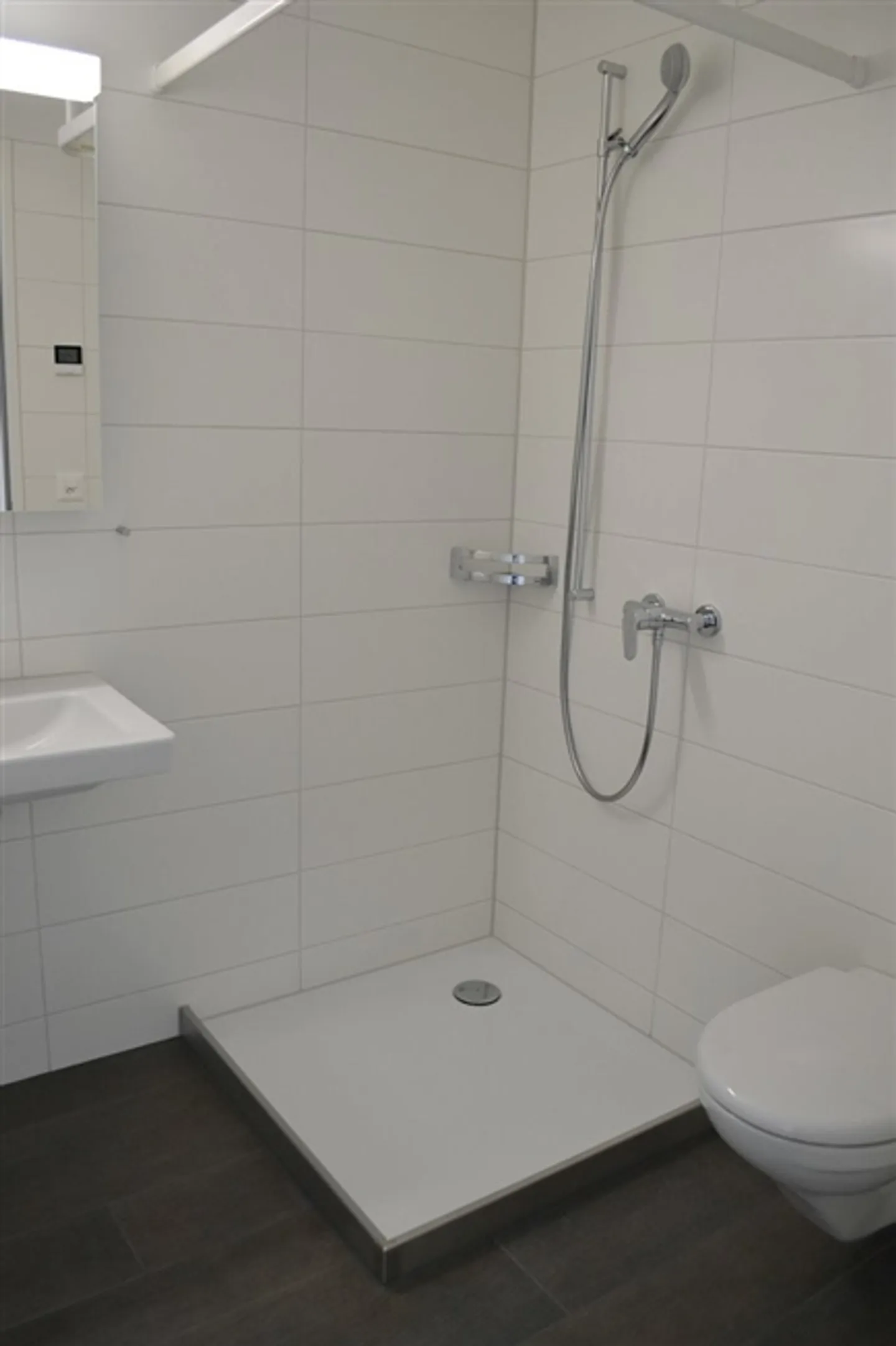 Appartement en attique 3.5 pièces avec deux terrasses sur l'île de Schüss de Bienne - Photo 5 sur 12