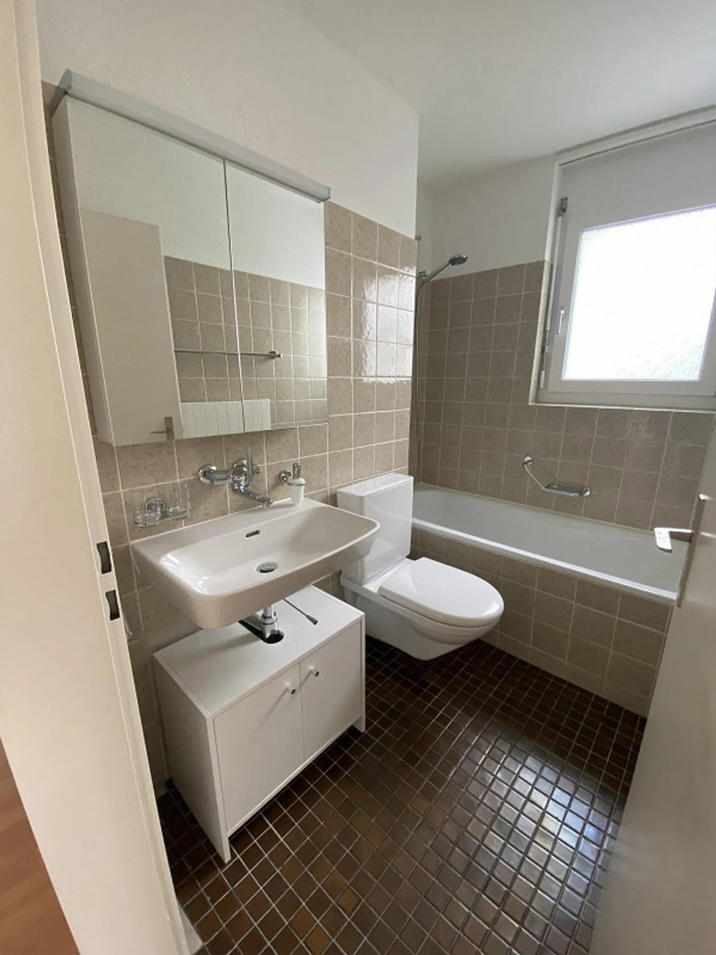 Schöne 2.5 ZWG im Untersiggenthal - Foto 2 von 8