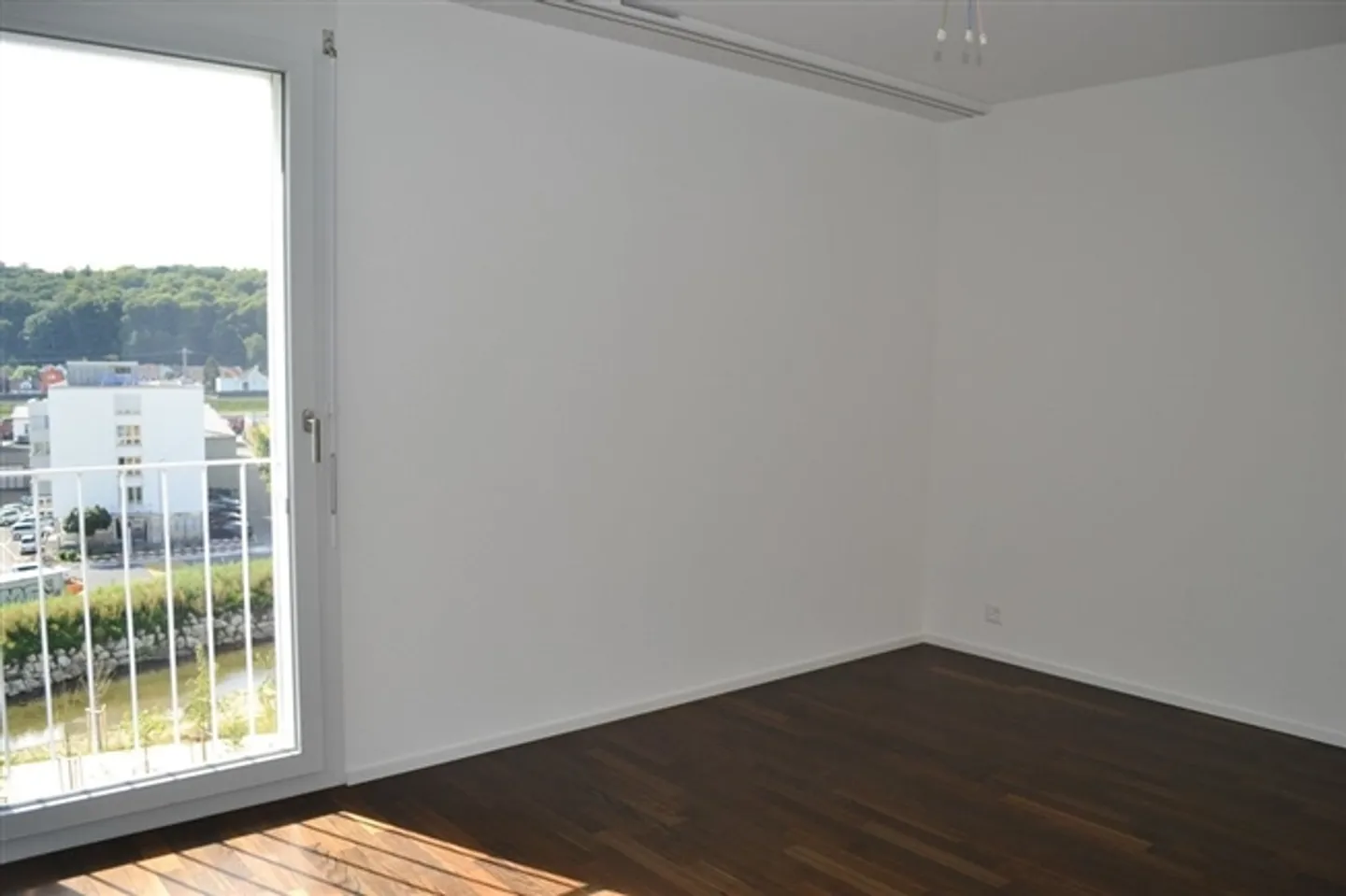 Appartement en attique 3.5 pièces avec deux terrasses sur l'île de Schüss de Bienne - Photo 8 sur 12