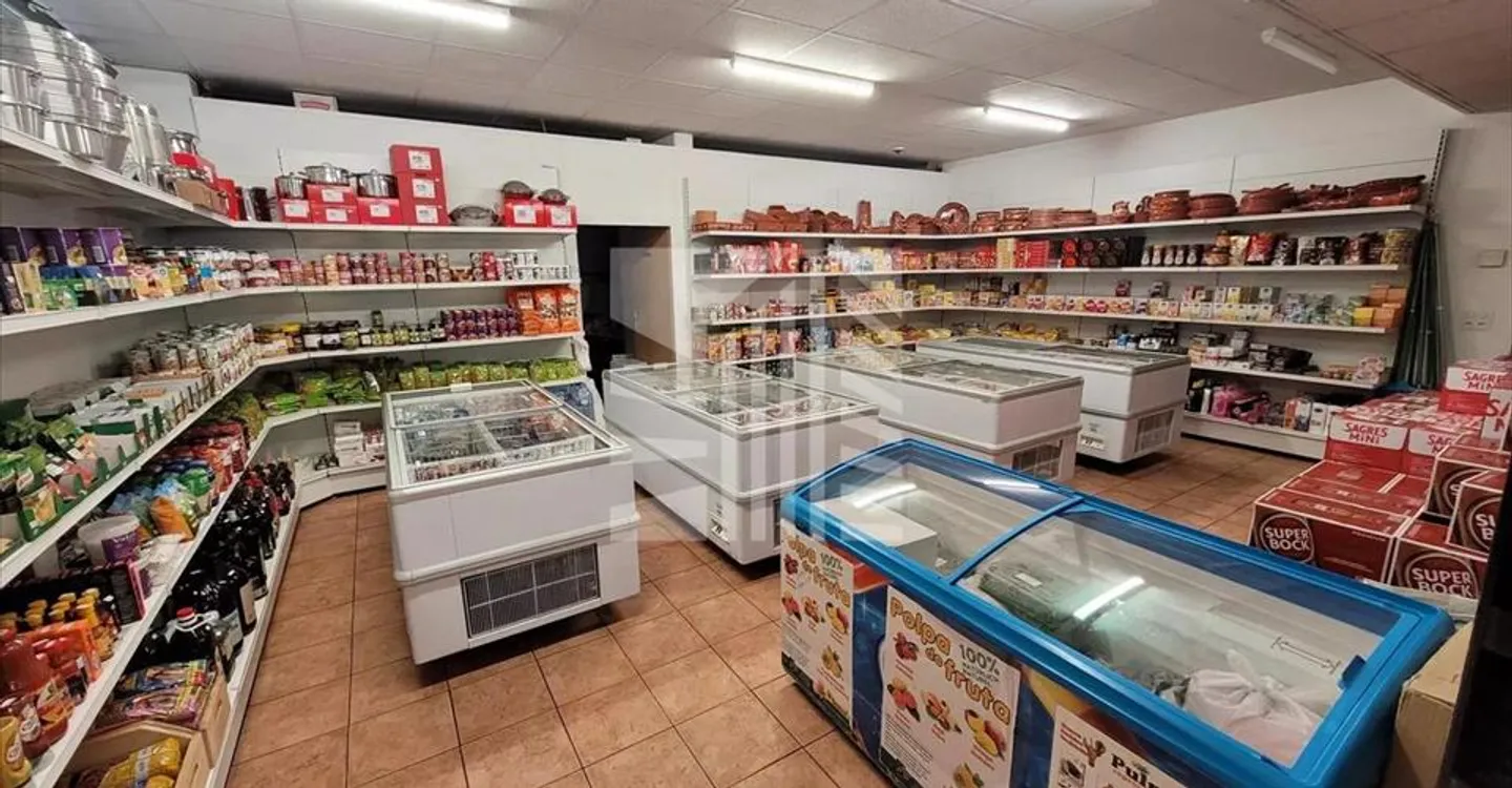 Edificio ad uso misto in affitto - Foto 4 di 12