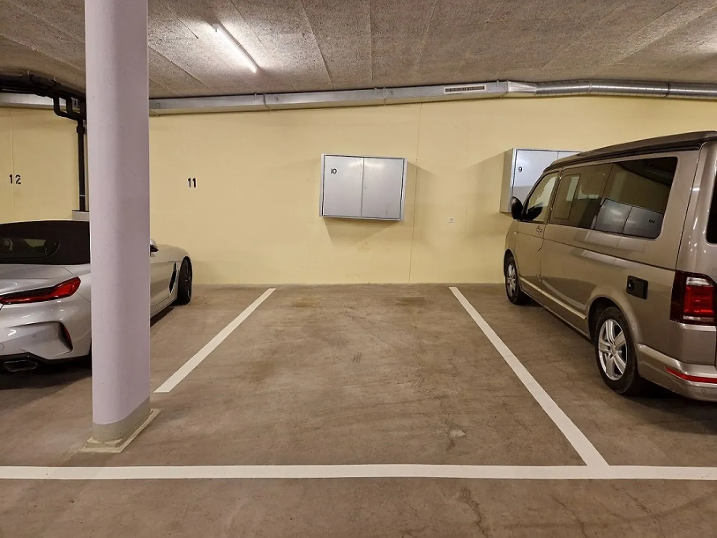 Parking space for rent - Photo 2 of 4