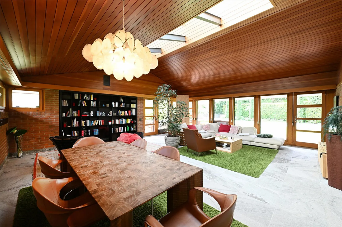 Villa indipendente firmata Tita Carloni con piscina e giardino privato - Foto 4 di 25