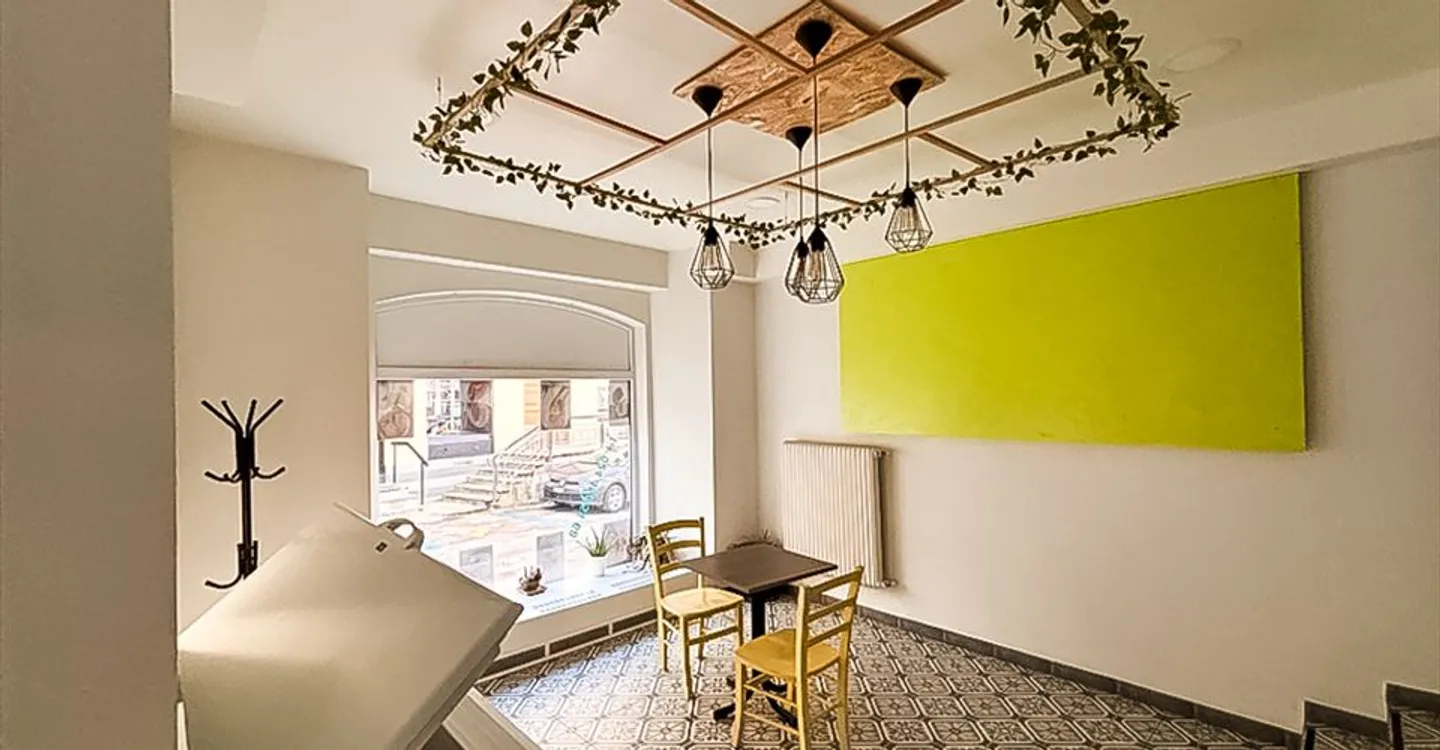 Immeuble mixte à louer - Photo 3 sur 10