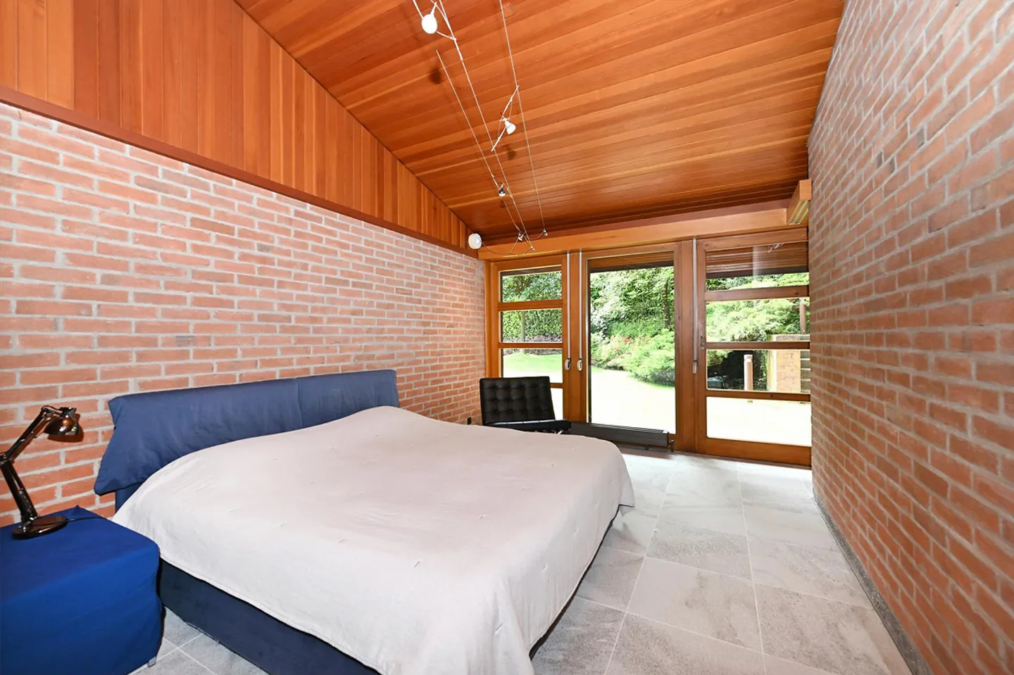 Villa indipendente firmata Tita Carloni con piscina e giardino privato - Foto 10 di 25