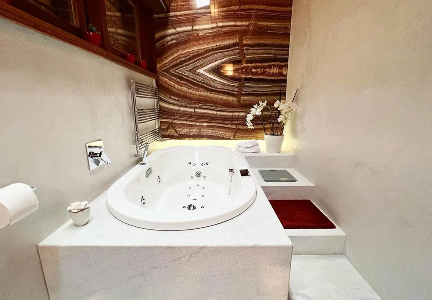 Villa indipendente firmata Tita Carloni con piscina e giardino privato - Foto 16 di 25
