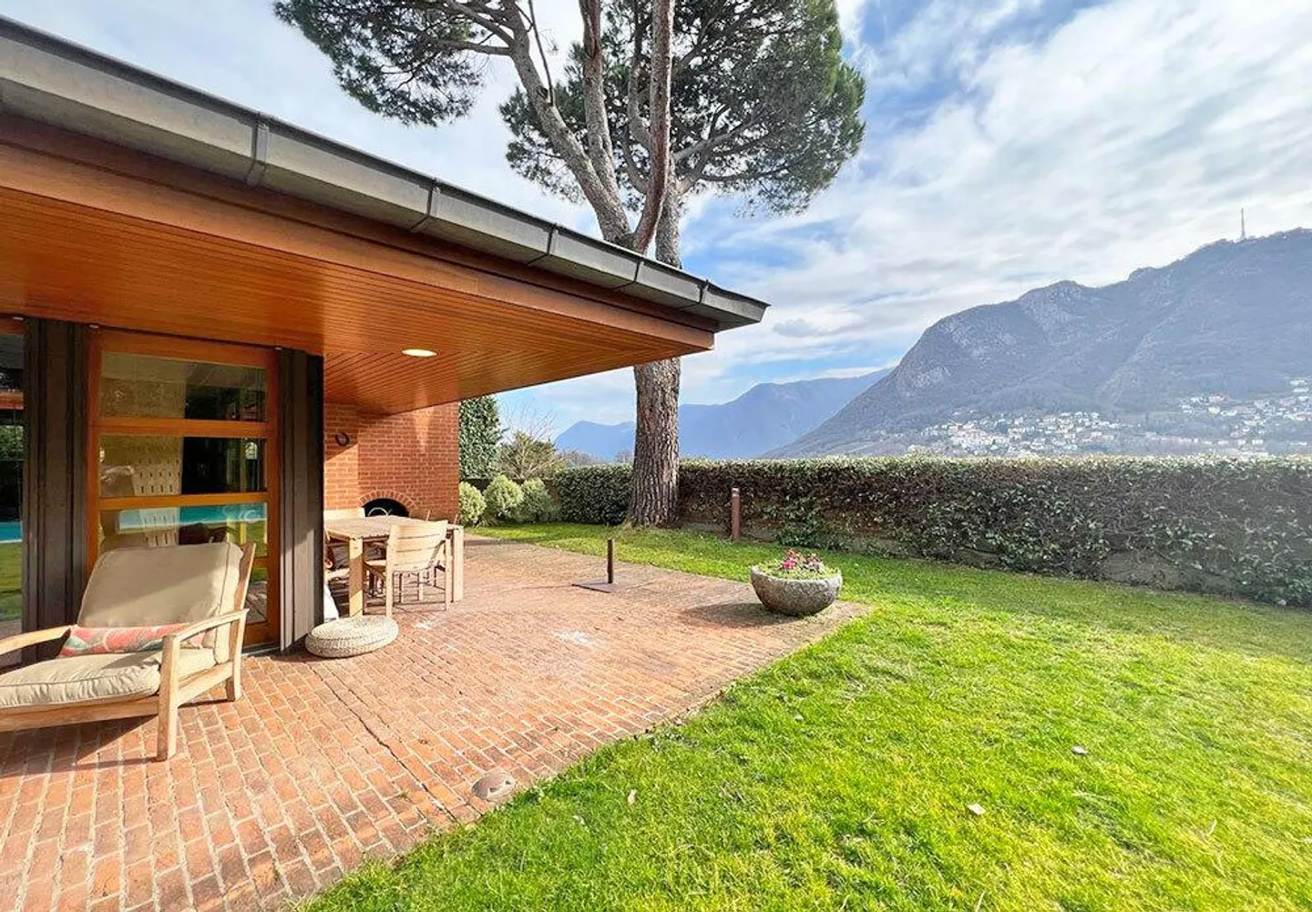 Villa indipendente firmata Tita Carloni con piscina e giardino privato - Foto 24 di 25