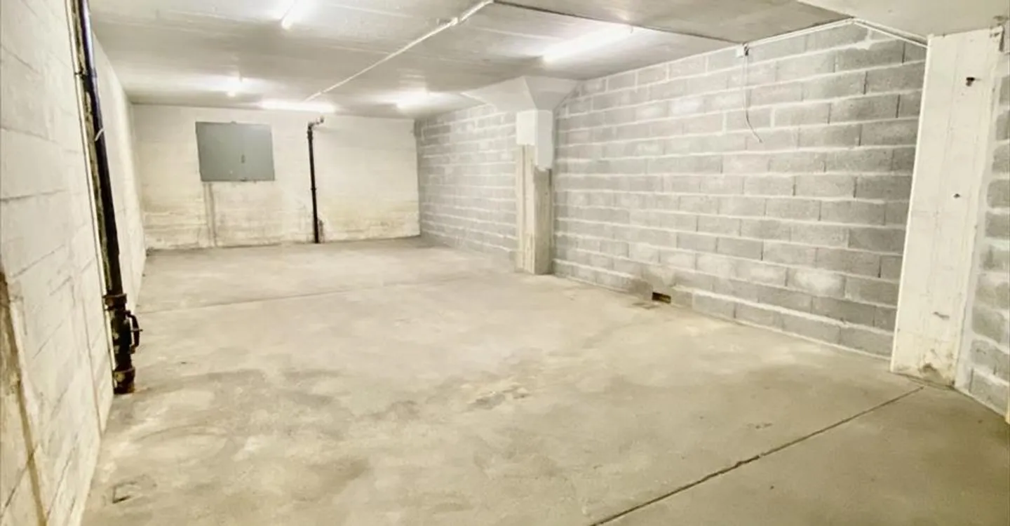 Mischgenutztes Gebäude mieten - Foto 3 von 6