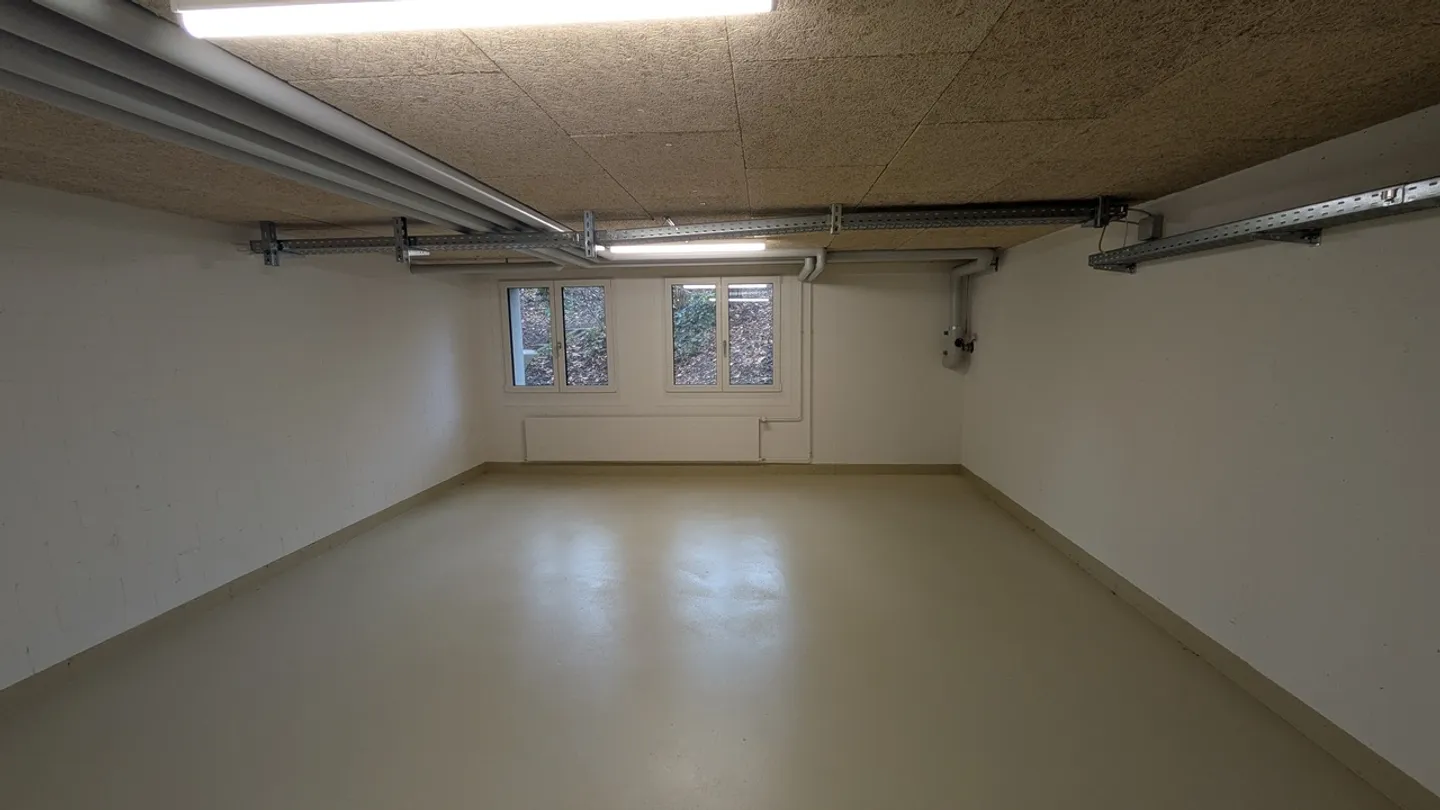 34.5m2 Storage Room Fehraltorf - Haldenstrasse 8 - Photo 1 of 13