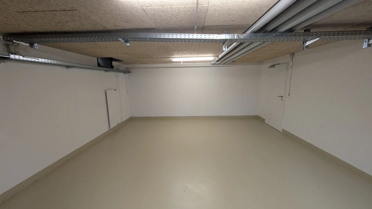 34.5m2 Storage Room Fehraltorf - Haldenstrasse 8 - Photo 3 of 13