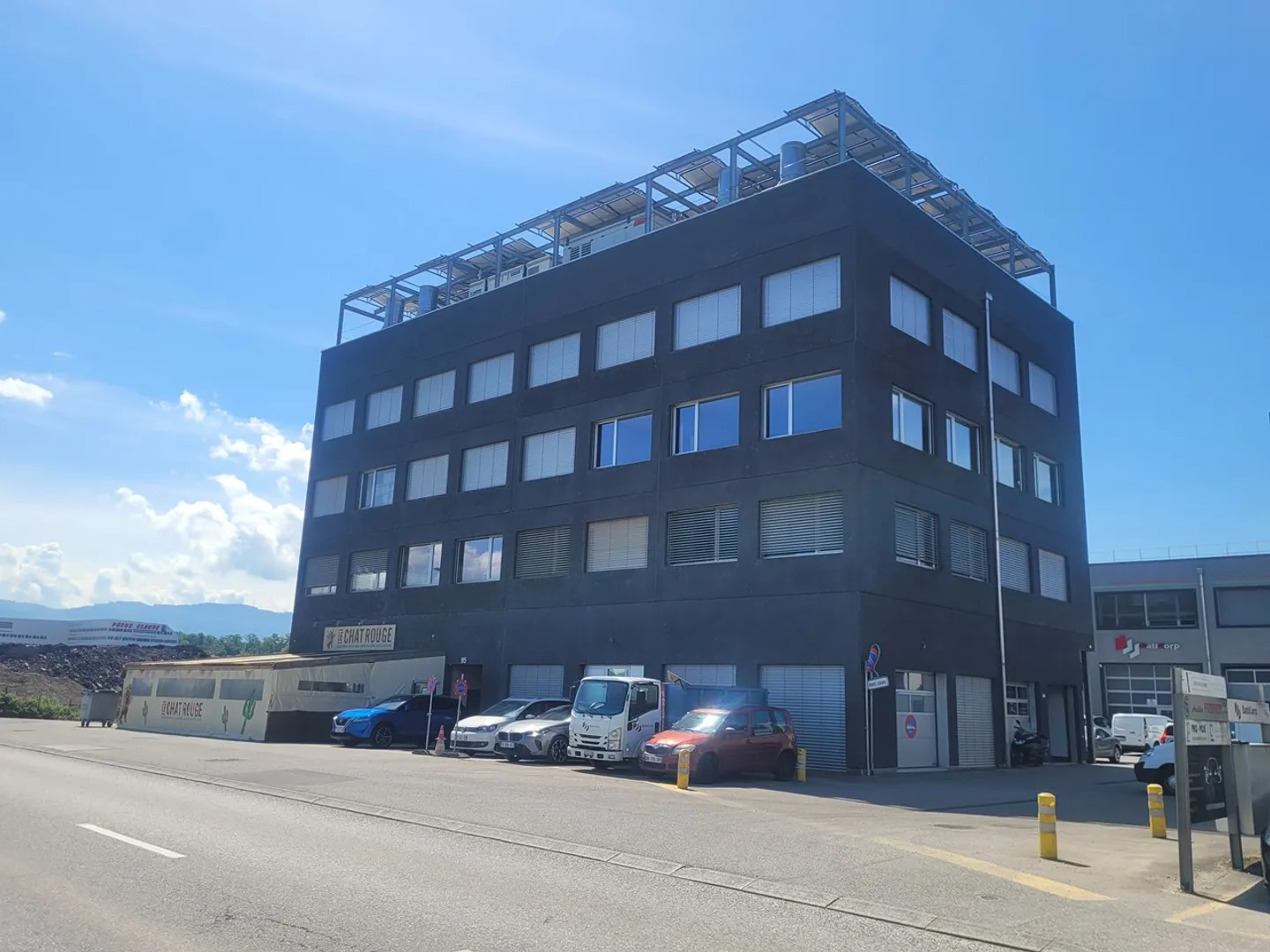 SATIGNY - Ufficio di 98 m2 PPE al 1° piano di un edificio commerciale - Foto 1 di 1