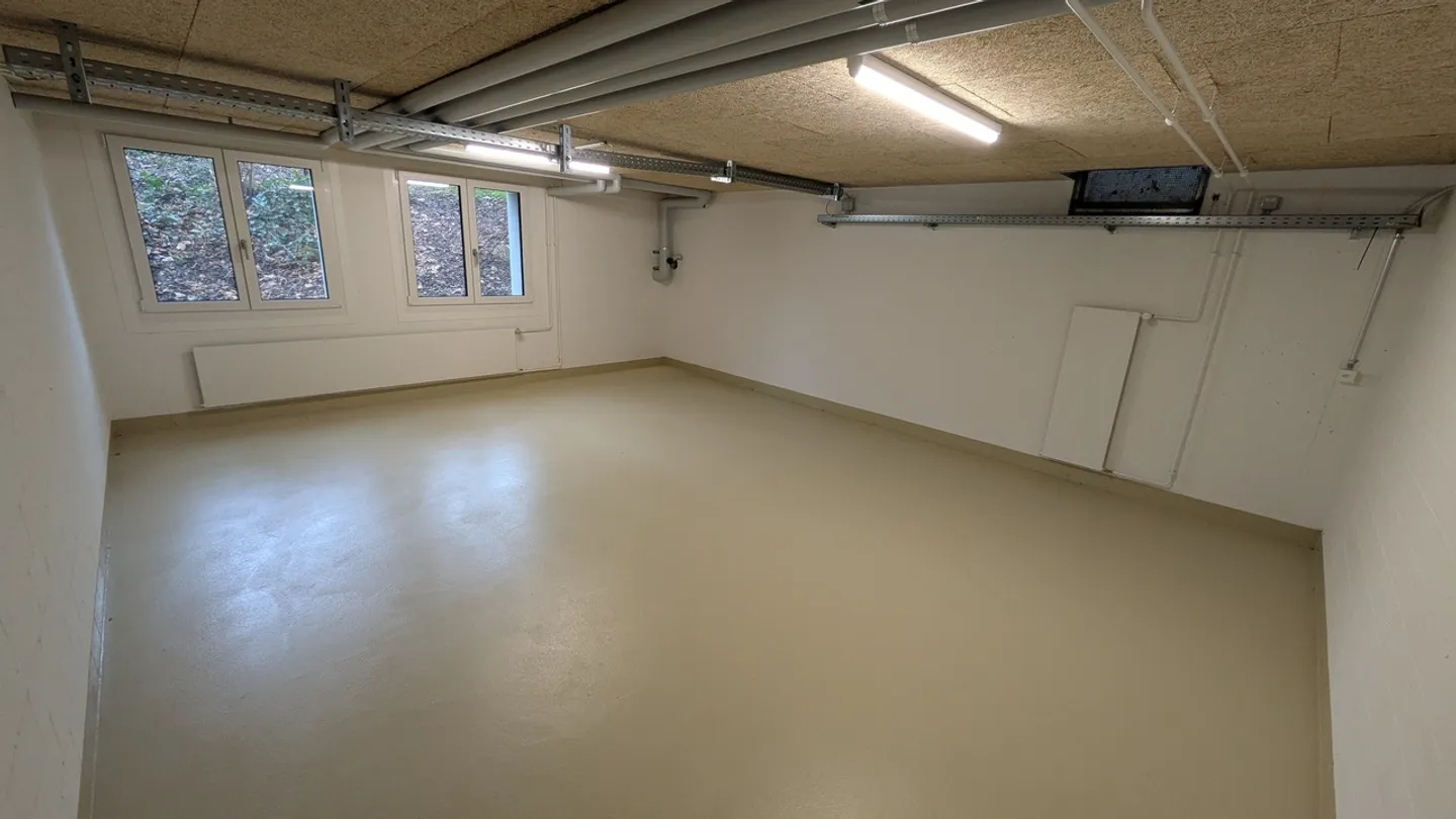 34.5m2 Storage Room Fehraltorf - Haldenstrasse 8 - Photo 5 of 13