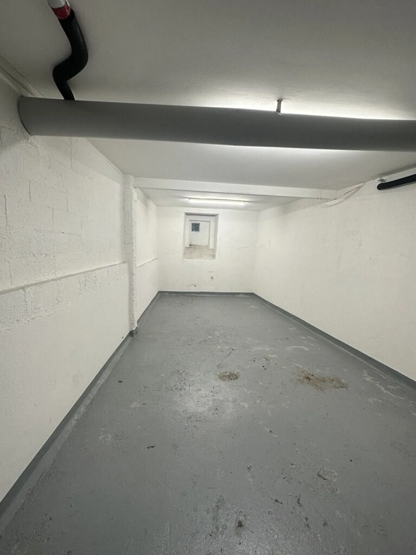 Grand dépôt de 20m2 - Idéalement situé - Photo 2 sur 2