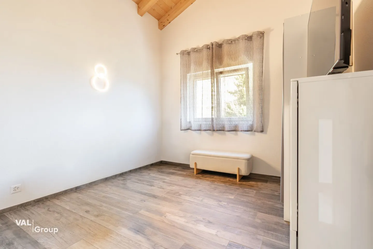 Charming Attic in Fully - Photo 7 of 16