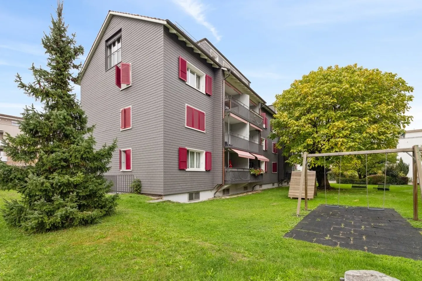 Appartement mansardé fraîchement rénové dans une propriété calme - Photo 9 sur 9