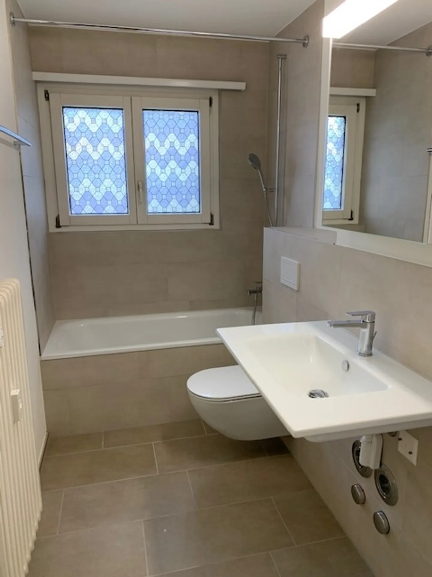 Apartment for rent - Photo 3 of 6