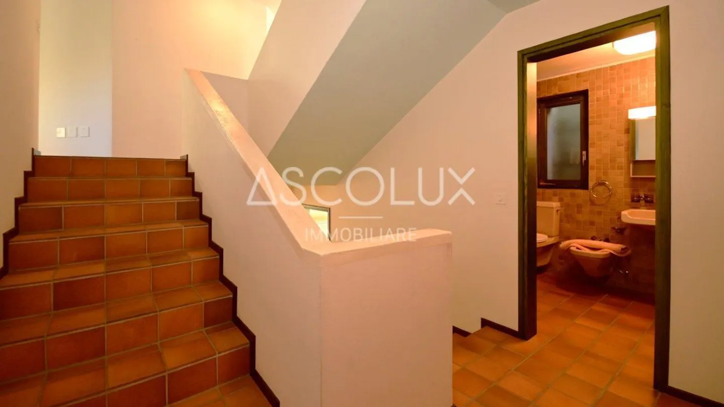Single-family house with panoramic views and plenty of space - ideal as a primary or vacation residence - Photo 11 of 13