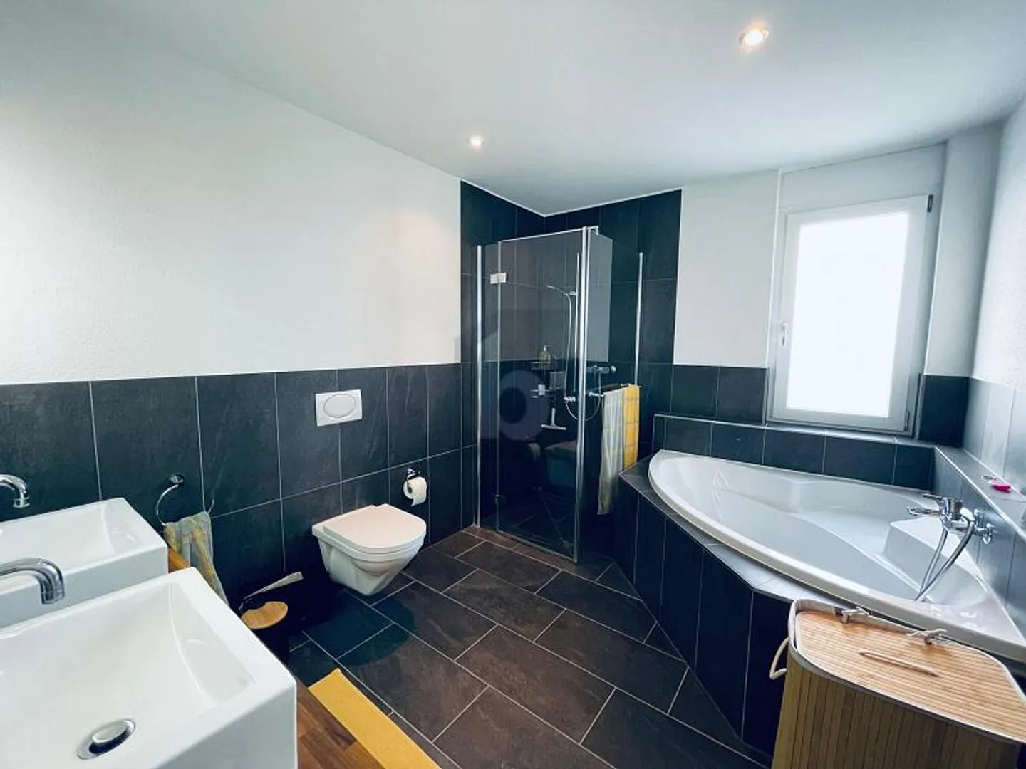 MODERNE AVEC FENÊTRES PANORAMIQUE - Photo 4 sur 5