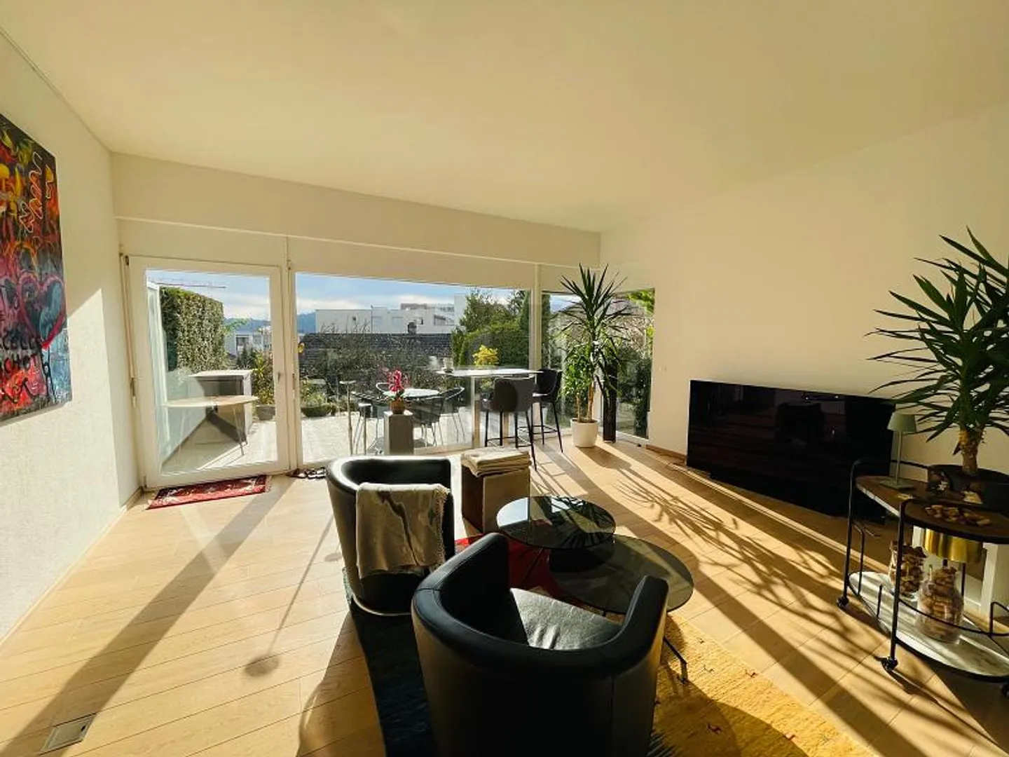 MODERNE AVEC FENÊTRES PANORAMIQUE - Photo 1 sur 5