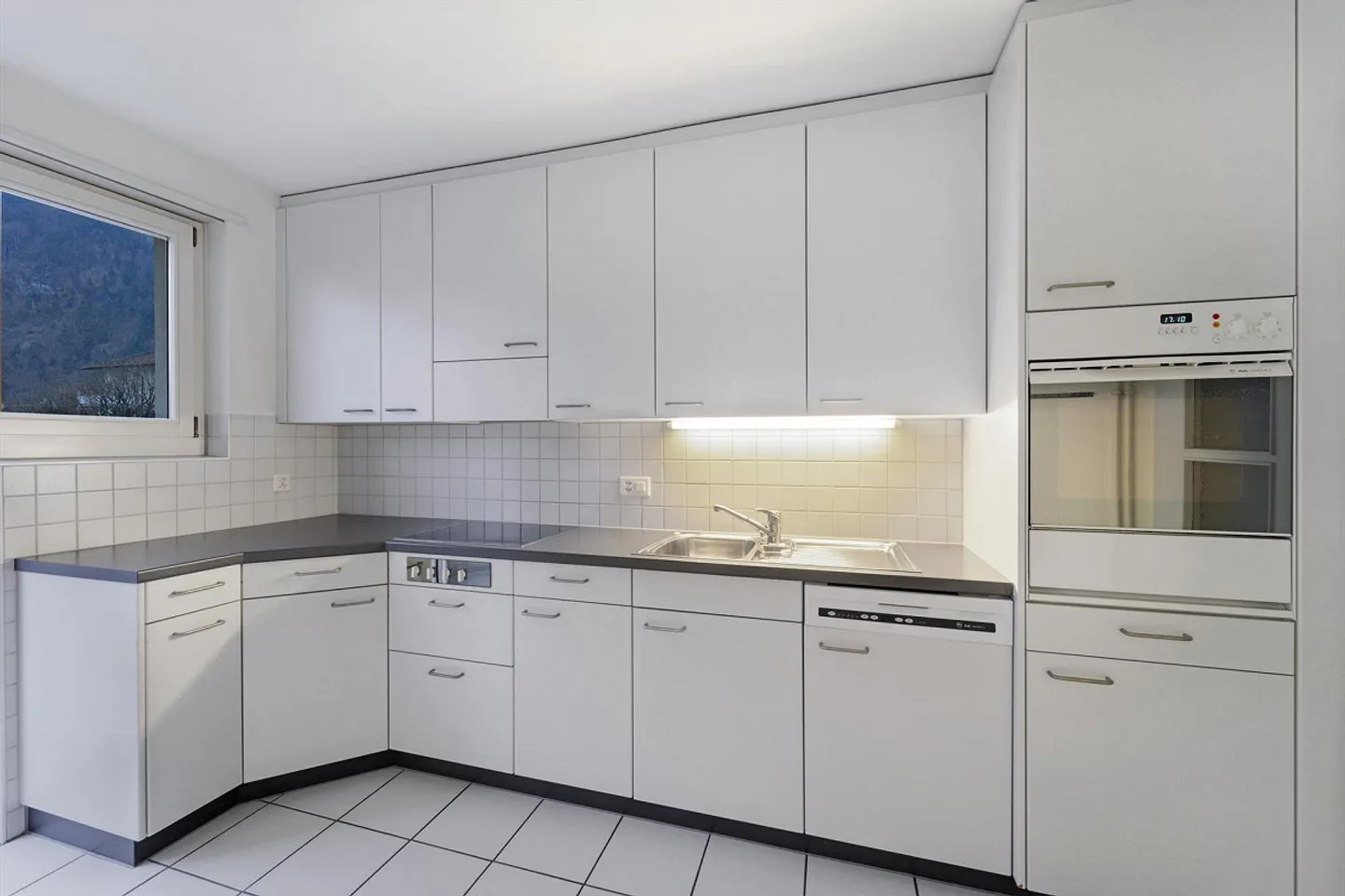 Living in the Heart of Altdorf! - Photo 2 of 5