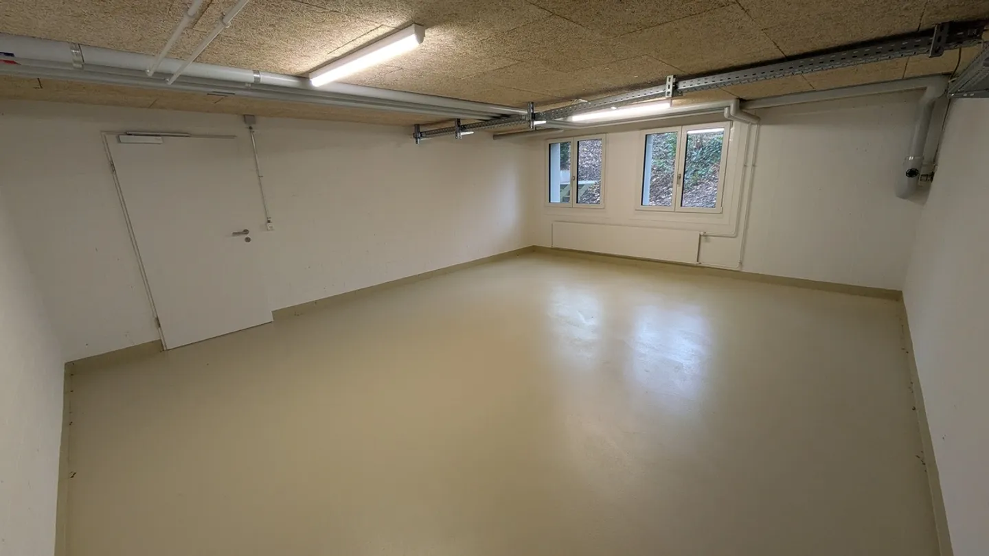 34.5m2 Storage Room Fehraltorf - Haldenstrasse 8 - Photo 7 of 13