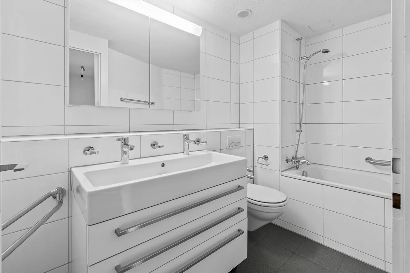 4.5 Room Maisonette Apartment in the Büttenen Quarter - Photo 7 of 8