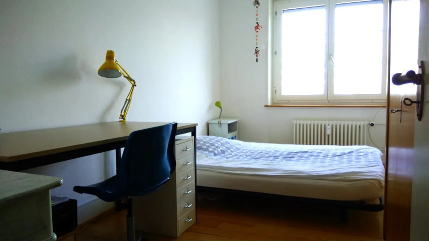 Charming Apartment with View - Photo 7 of 9