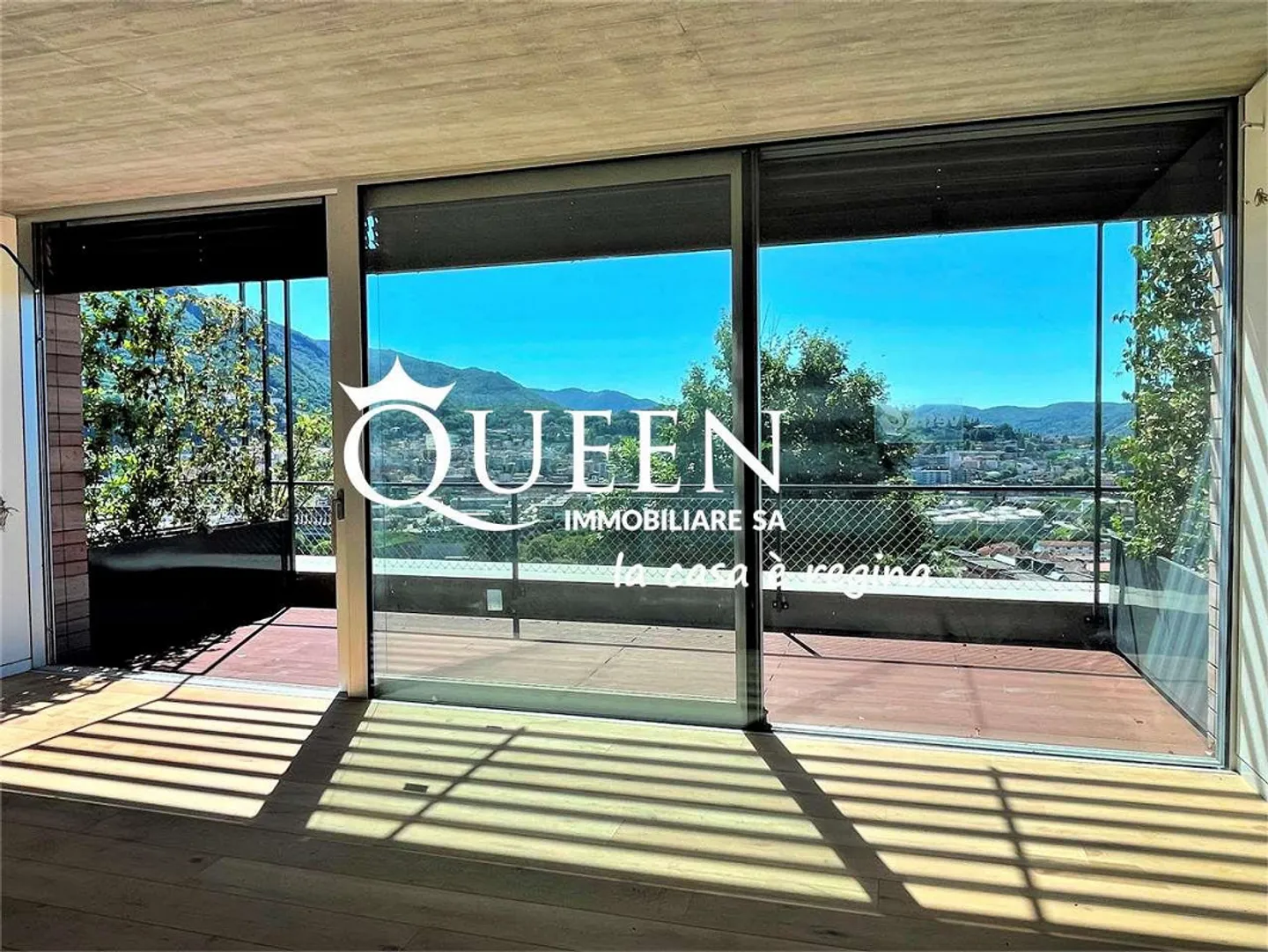 Rancate: villa terrazzata con splendida vista - Foto 2 di 11