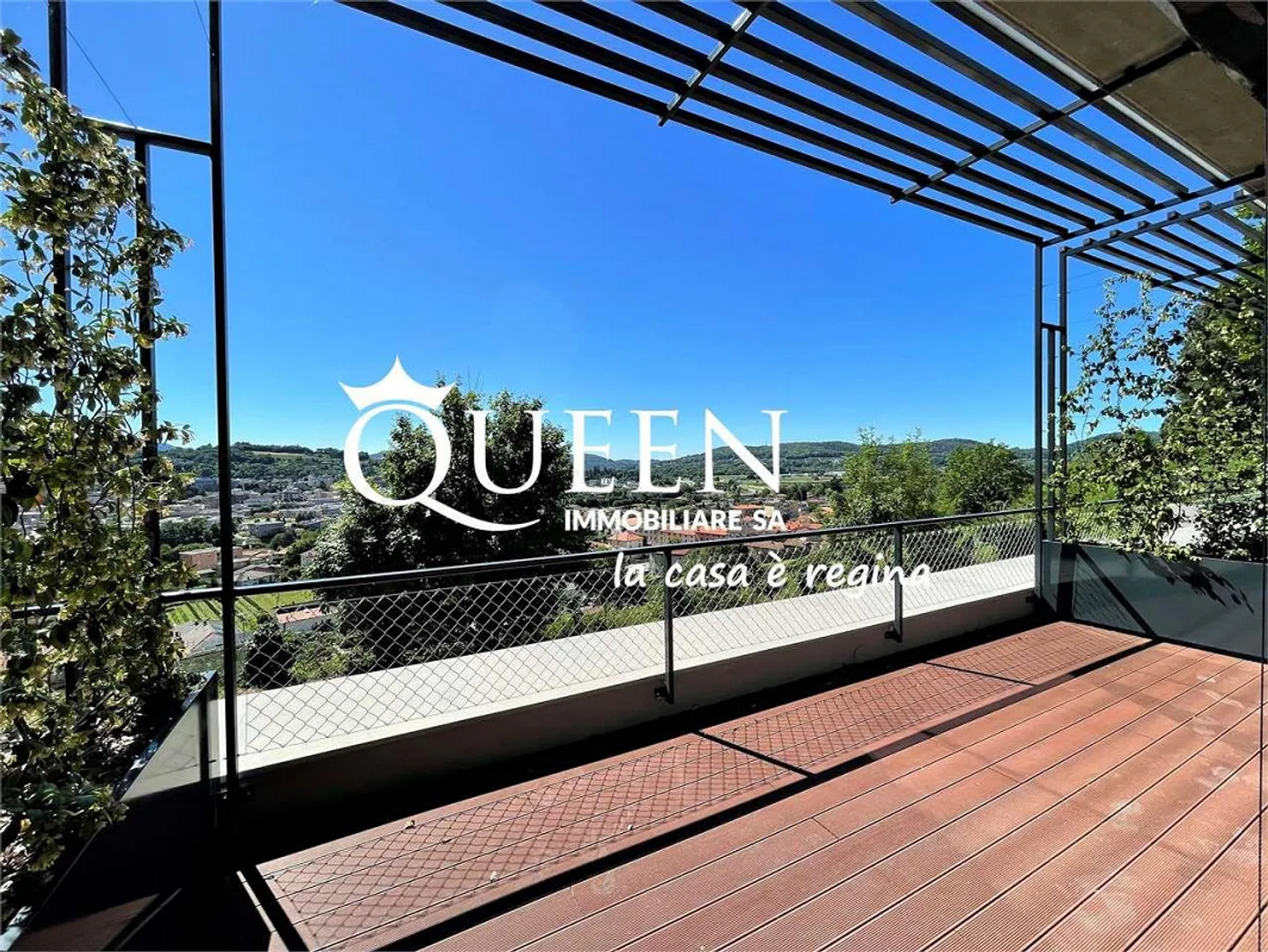 Rancate: villa terrazzata con splendida vista - Foto 3 di 11