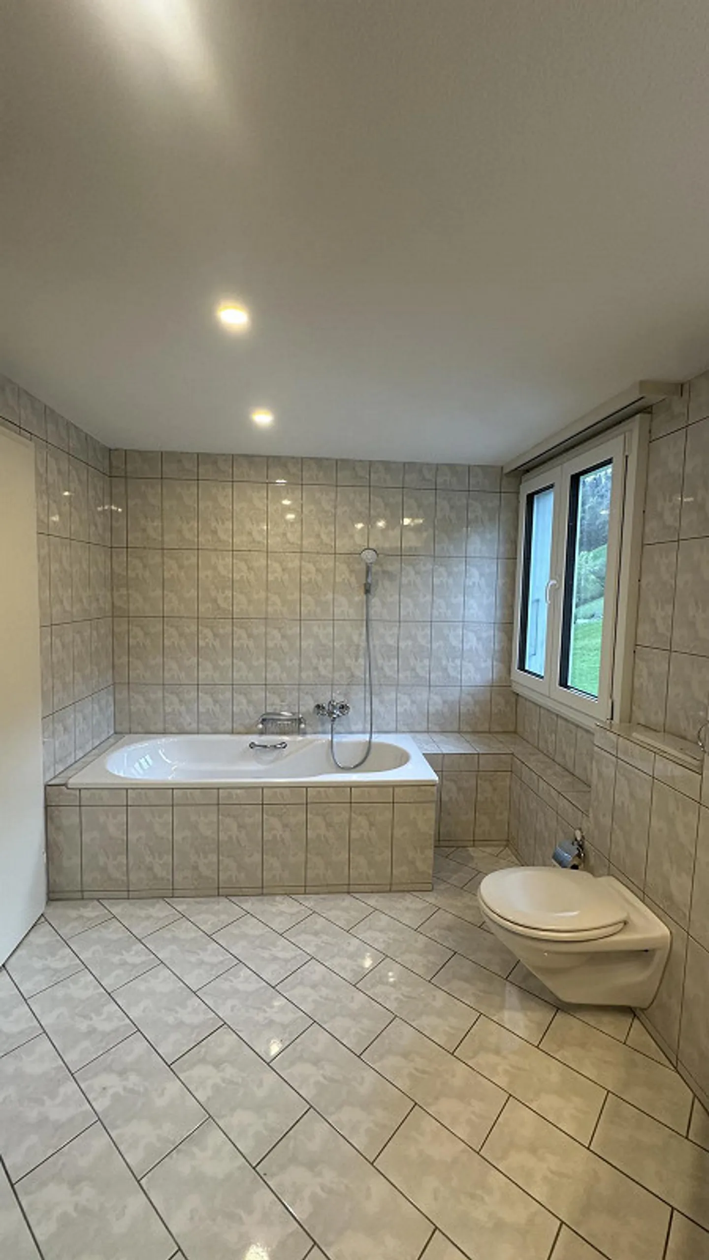 Appartamento mansardato di 4,5 stanze con soffitta convertita - Foto 5 di 10