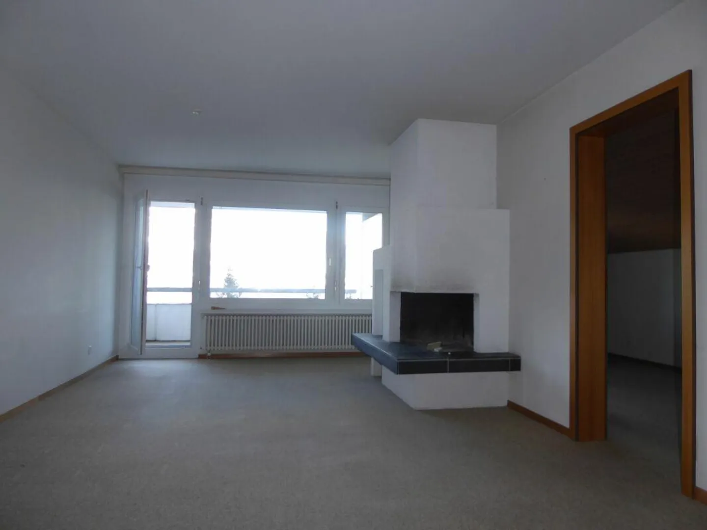 Appartement de vacances 2 pièces avec balcon et place de parking souterrain - Photo 3 sur 17