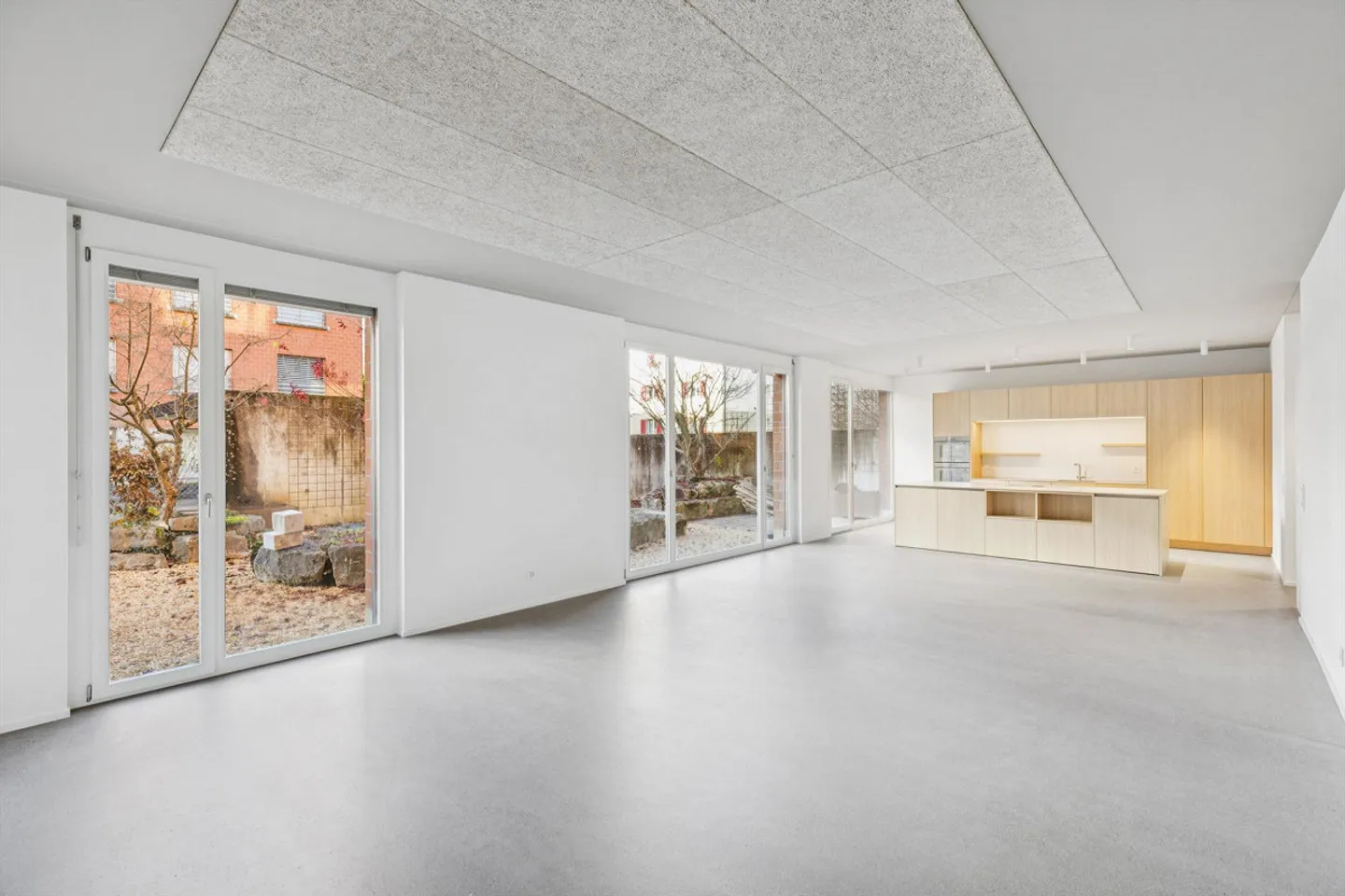 First occupancy in central 4.5 room apartment in ownership standard - Photo 2 of 12