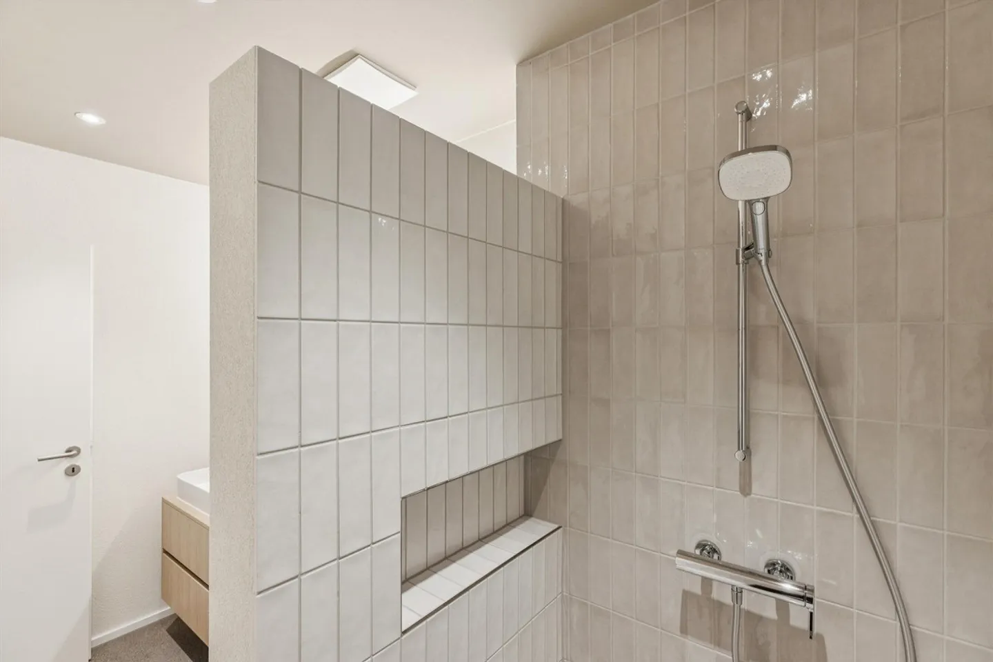 First occupancy in central 4.5 room apartment in ownership standard - Photo 6 of 12