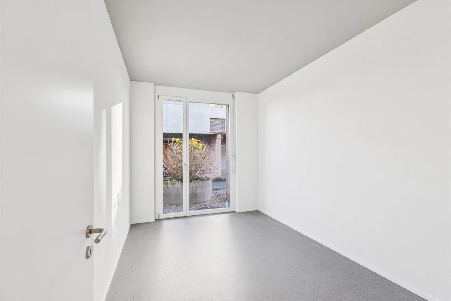 First occupancy in central 4.5 room apartment in ownership standard - Photo 8 of 12