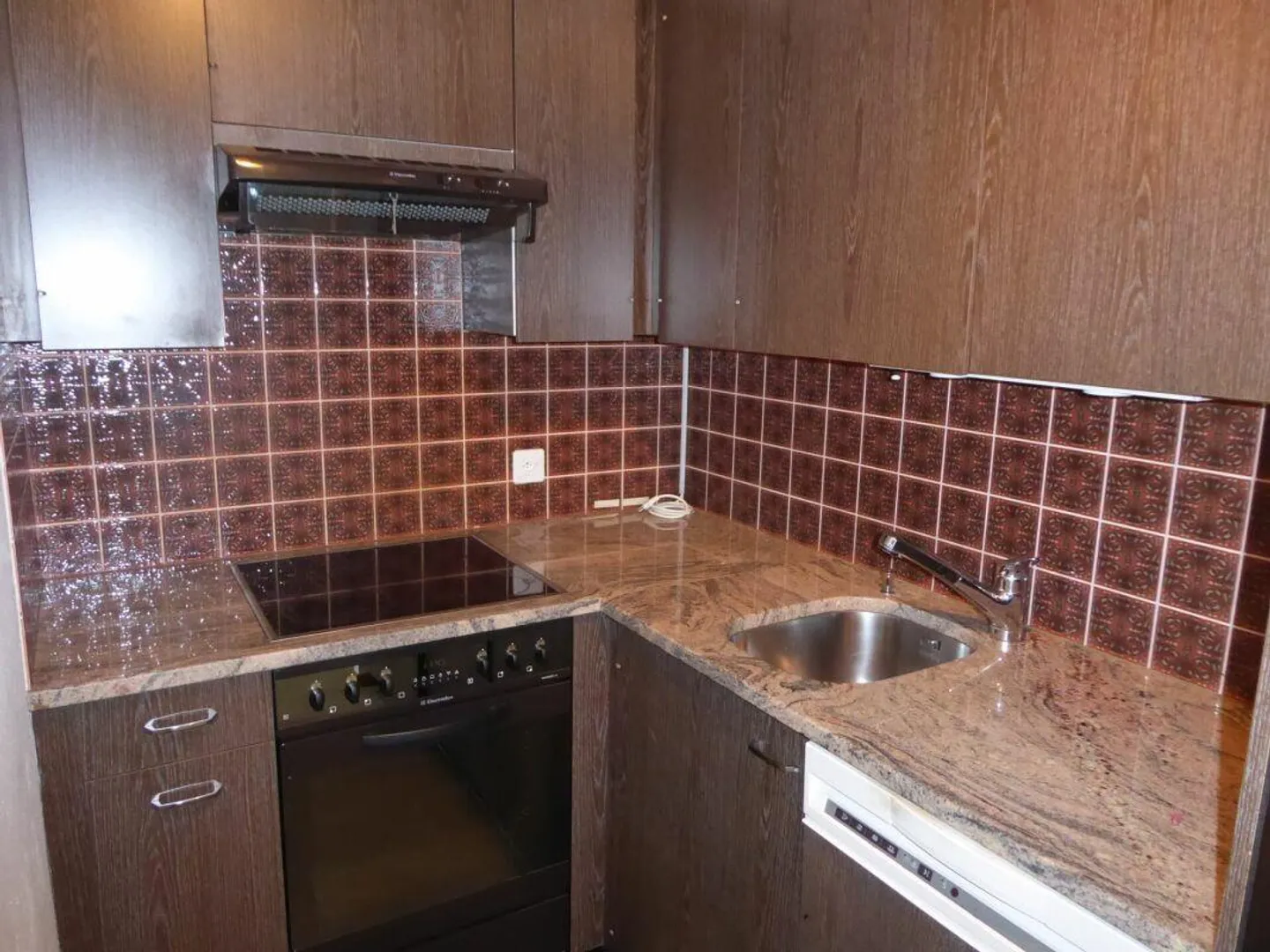 Appartement de vacances 2 pièces avec balcon et place de parking souterrain - Photo 6 sur 17